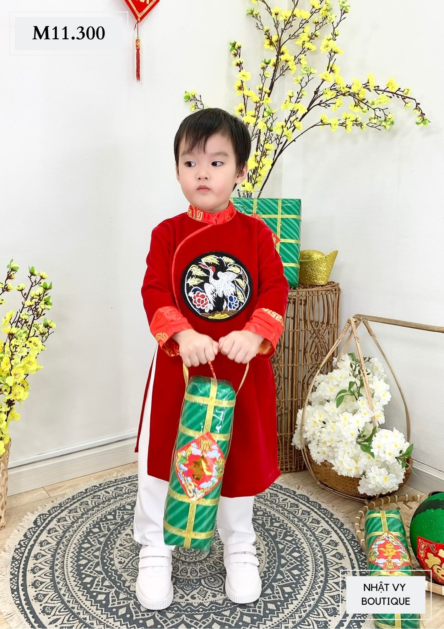 M11-ÁO DÀI BÉ TRAI HÌNH TRÒN ĐEN