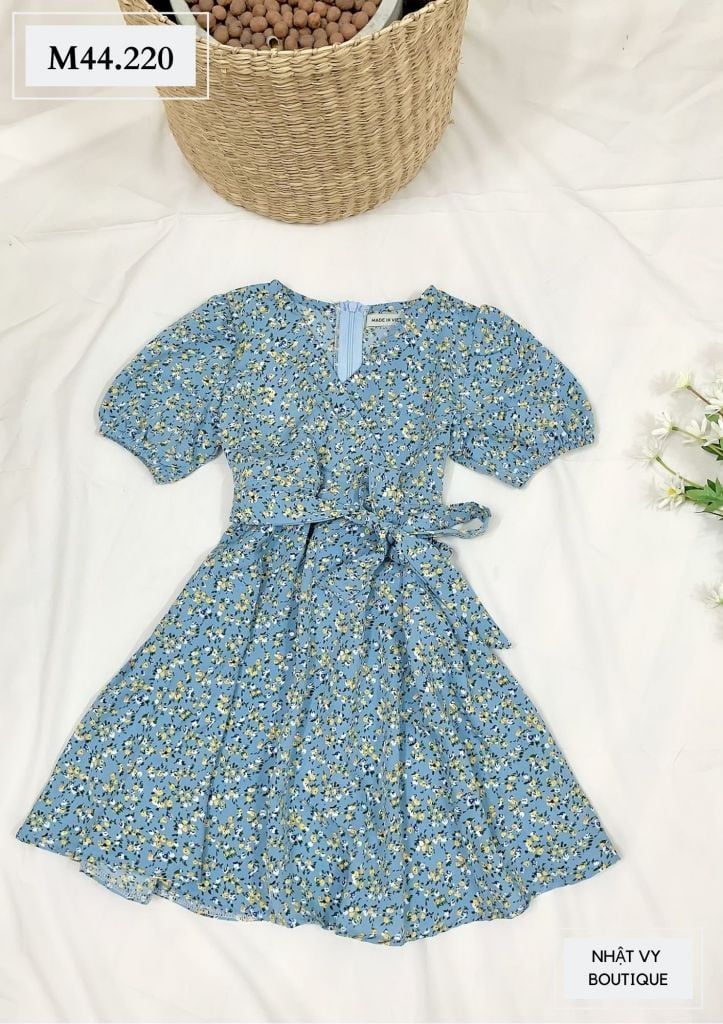 Đầm bé hoa nhí cổ đắp chéo kèo dây - M44