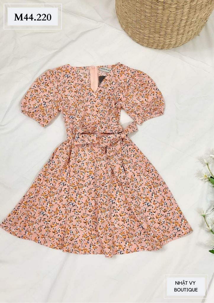 Đầm bé hoa nhí cổ đắp chéo kèo dây - M44