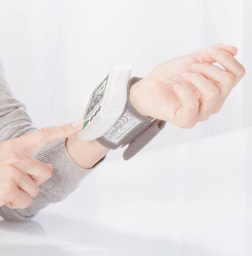Máy Đo Huyết Áp Cổ Tay Có Vạch Báo Medisana BW315