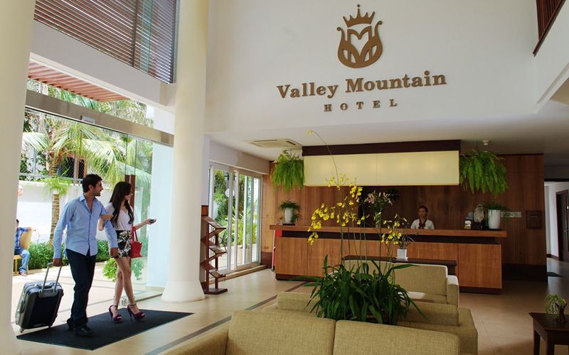 Valley Mountain Hotel