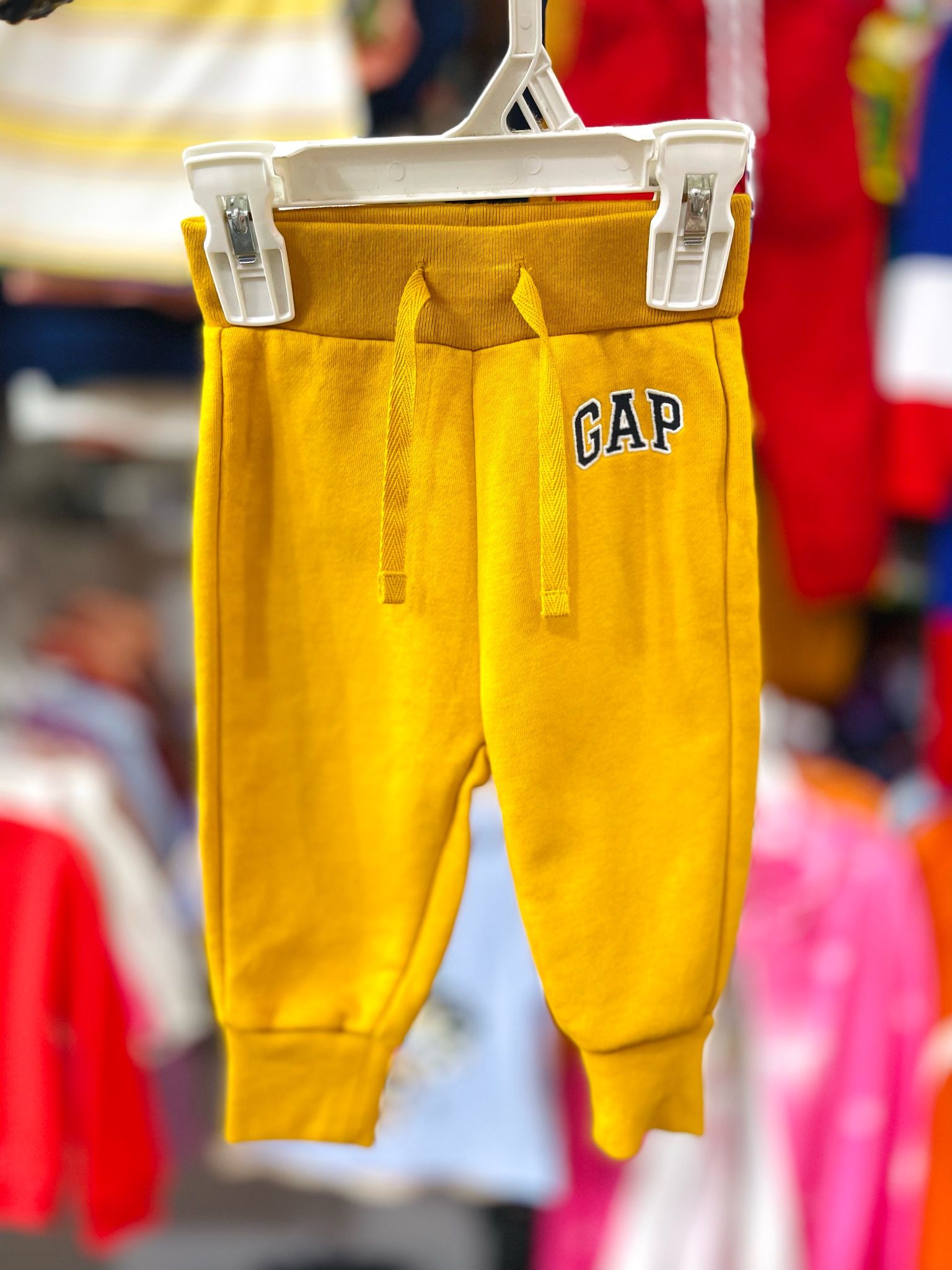 Quần Jogger Bé Trai GP - Vàng chữ navy