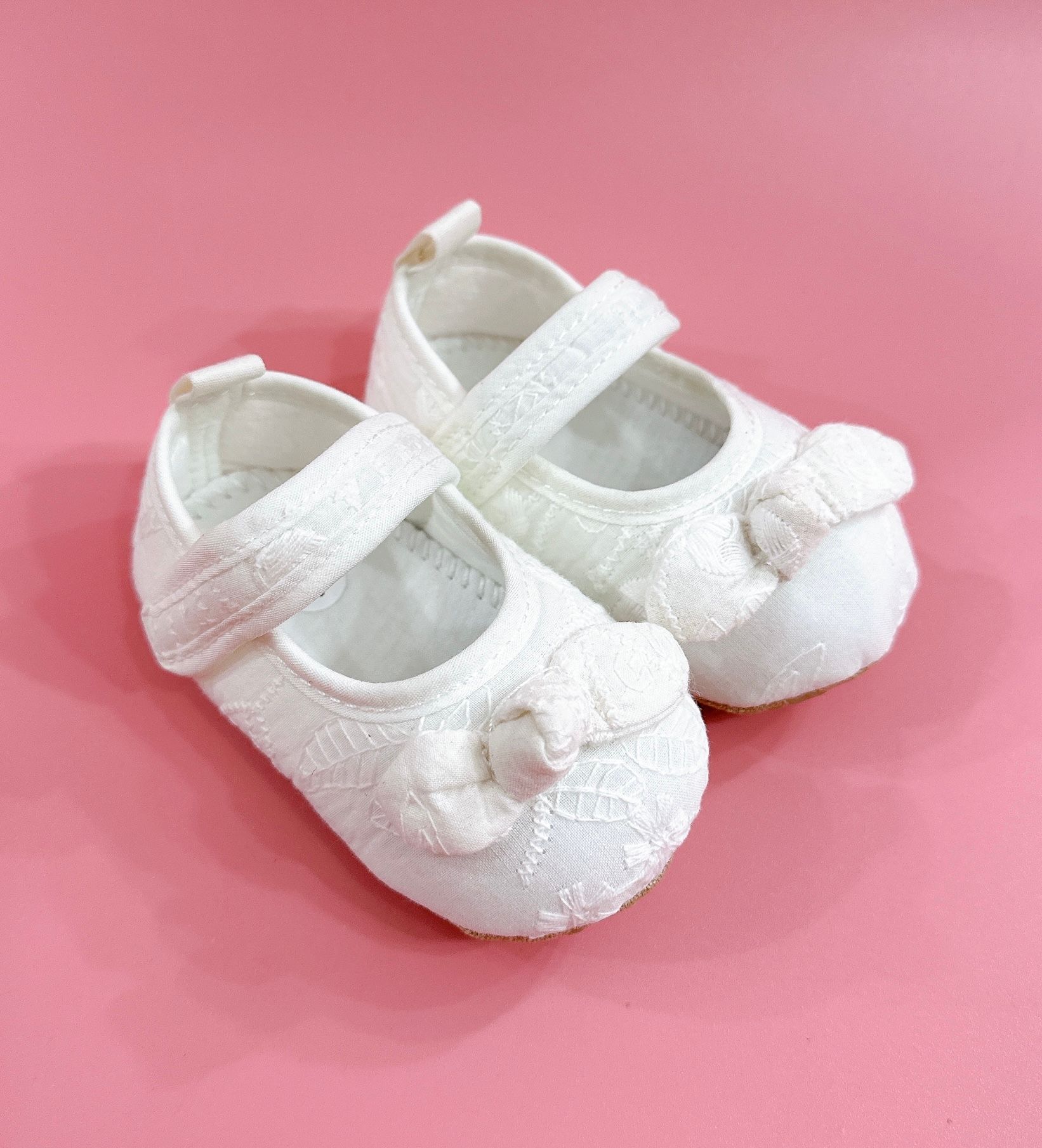 Giày tập đi thun mềm cho bé- Trắng nơ GT01
