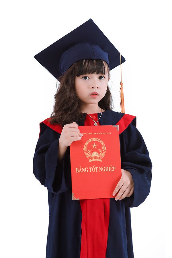 Set tốt nghiệp mầm non đáng yêu- gồm áo, nón, bằng