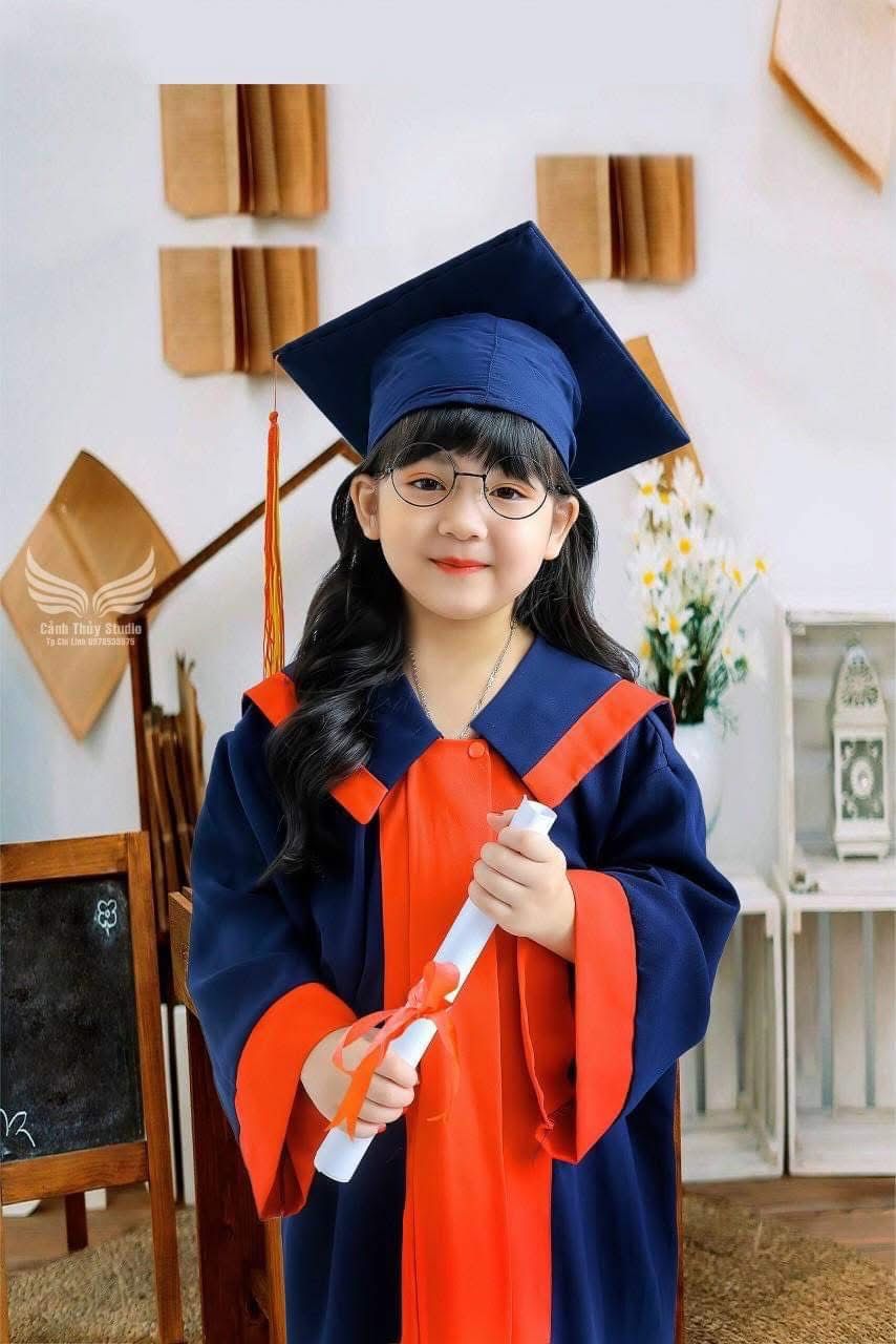 Set tốt nghiệp mầm non đáng yêu- gồm áo, nón, bằng