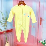  [3m] Sleepsuit Có Vớ Cúc Bấm Bé Gái - Vàng Thỏ Hello 