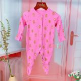  [3m] Sleepsuit Cúc Bấm Có Vớ Bé Gái Geo - Hồng Gấu Nâu 