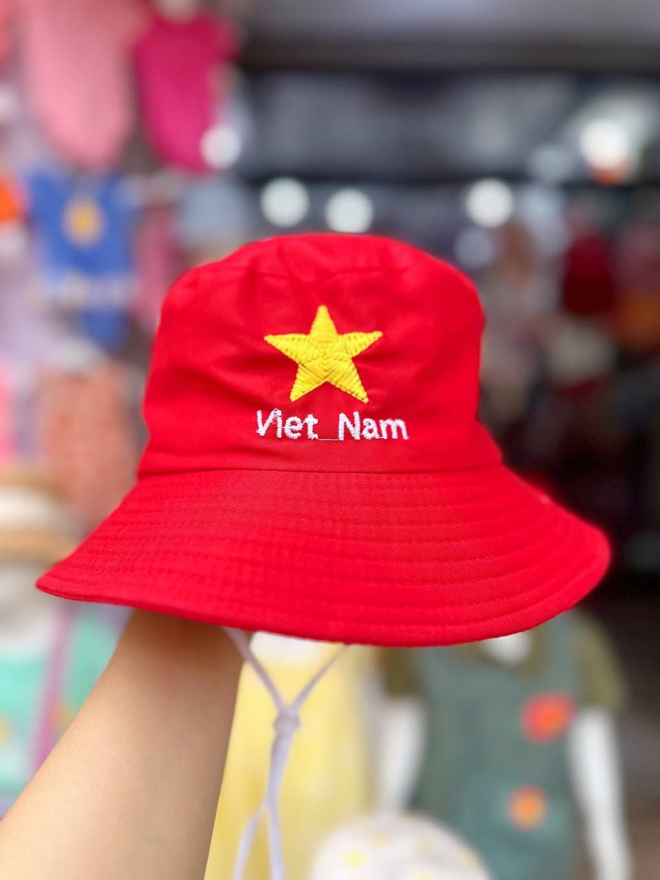 Nón vành thêu cờ đỏ sao vàng cho trẻ em (loại dày, quai nón to bản)-Nón vành