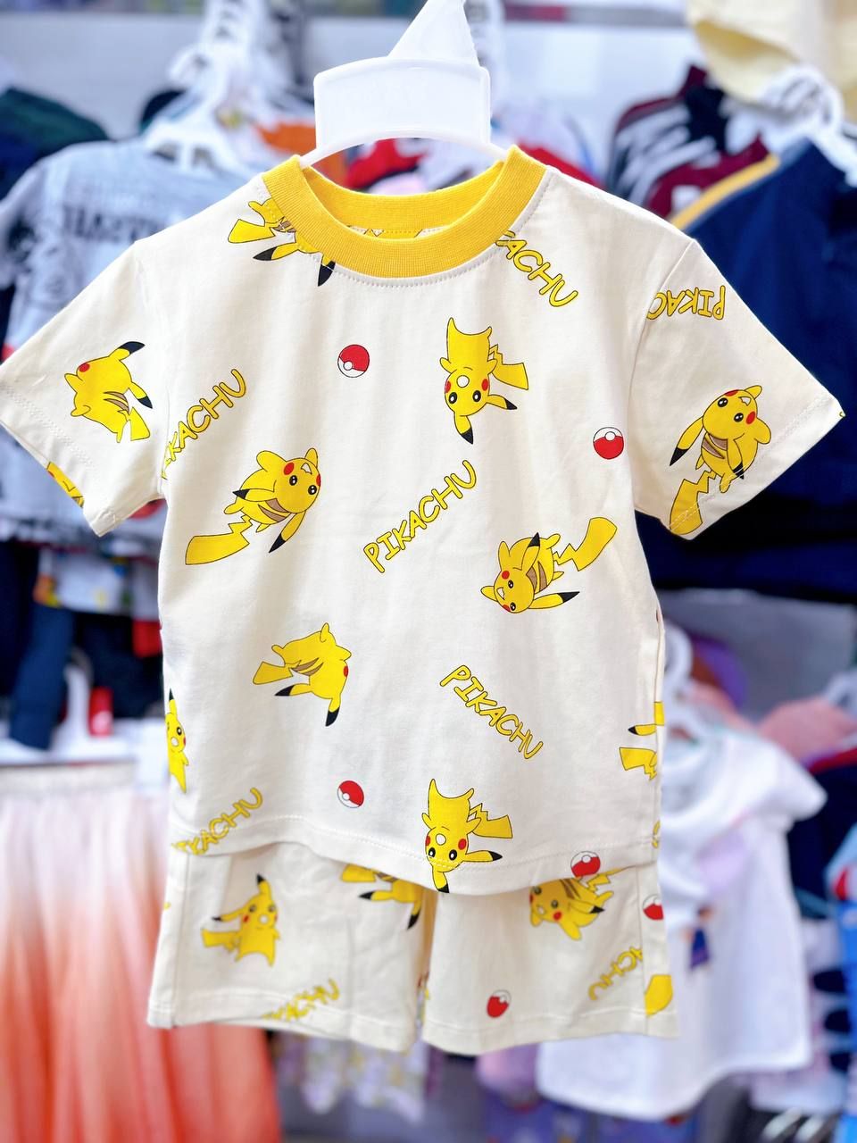 12-14kg; 21-33kg Đồ bộ ngắn H..M form manly, thoáng mát cho bé trai- Vàng nhạt Pika DB81T