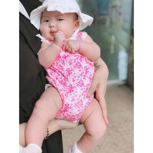  [9-18M ; 1-4T] Bodysuit 3 Lỗ HM Bé Gái - Trắng Ren Hoa Hồng 