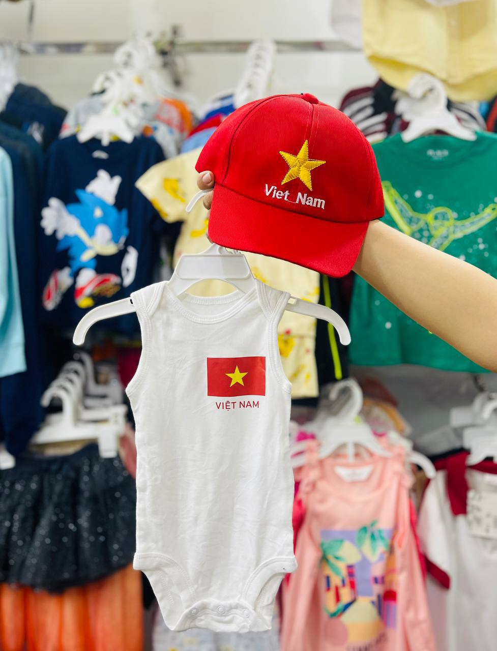 4-13kg Bodysuit cờ đỏ sao vàng cho bé- trắng 3 lỗ