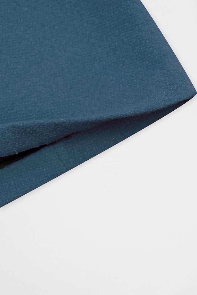 Đầm sleeveless text xanh cổ vịt lé túi