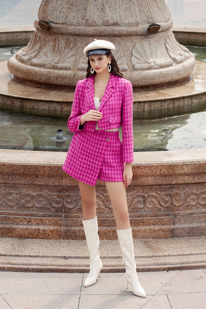 Áo khoác tweed houndstooth hồng khuy kim loại crop