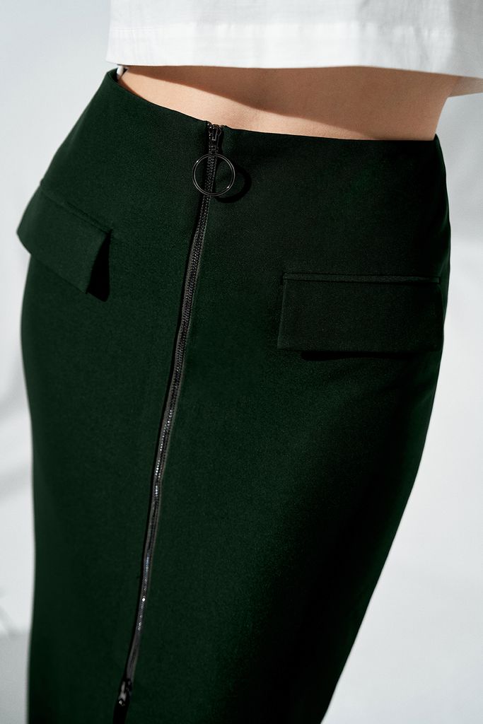 Chân váy midi tuytsy dark green khóa kim loại