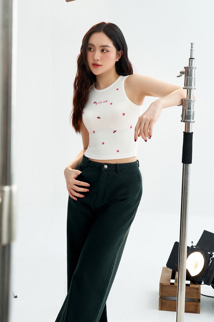 Áo Tanktop crop thun tăm trắng thêu hoa random