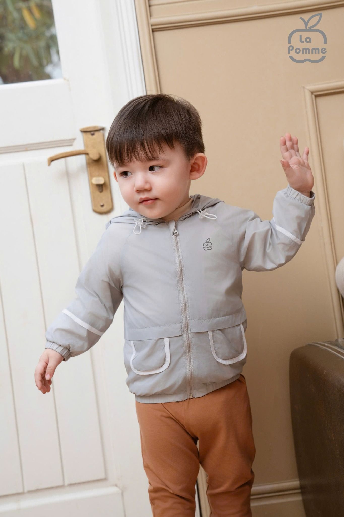 Áo khoác gió La Pomme kèm mũ viền màu dễ thương