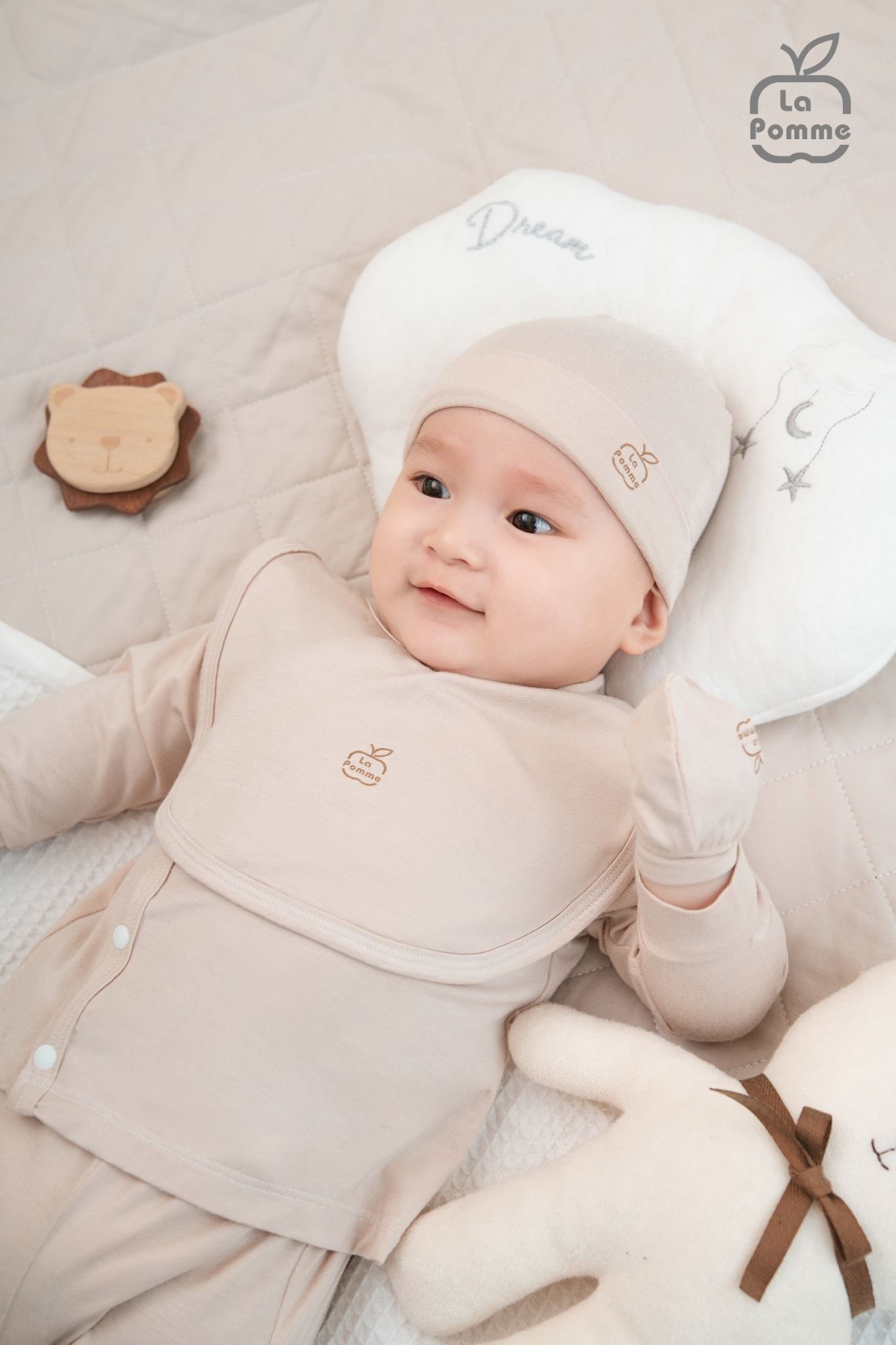 Yếm sơ sinh La Pomme mềm mịn