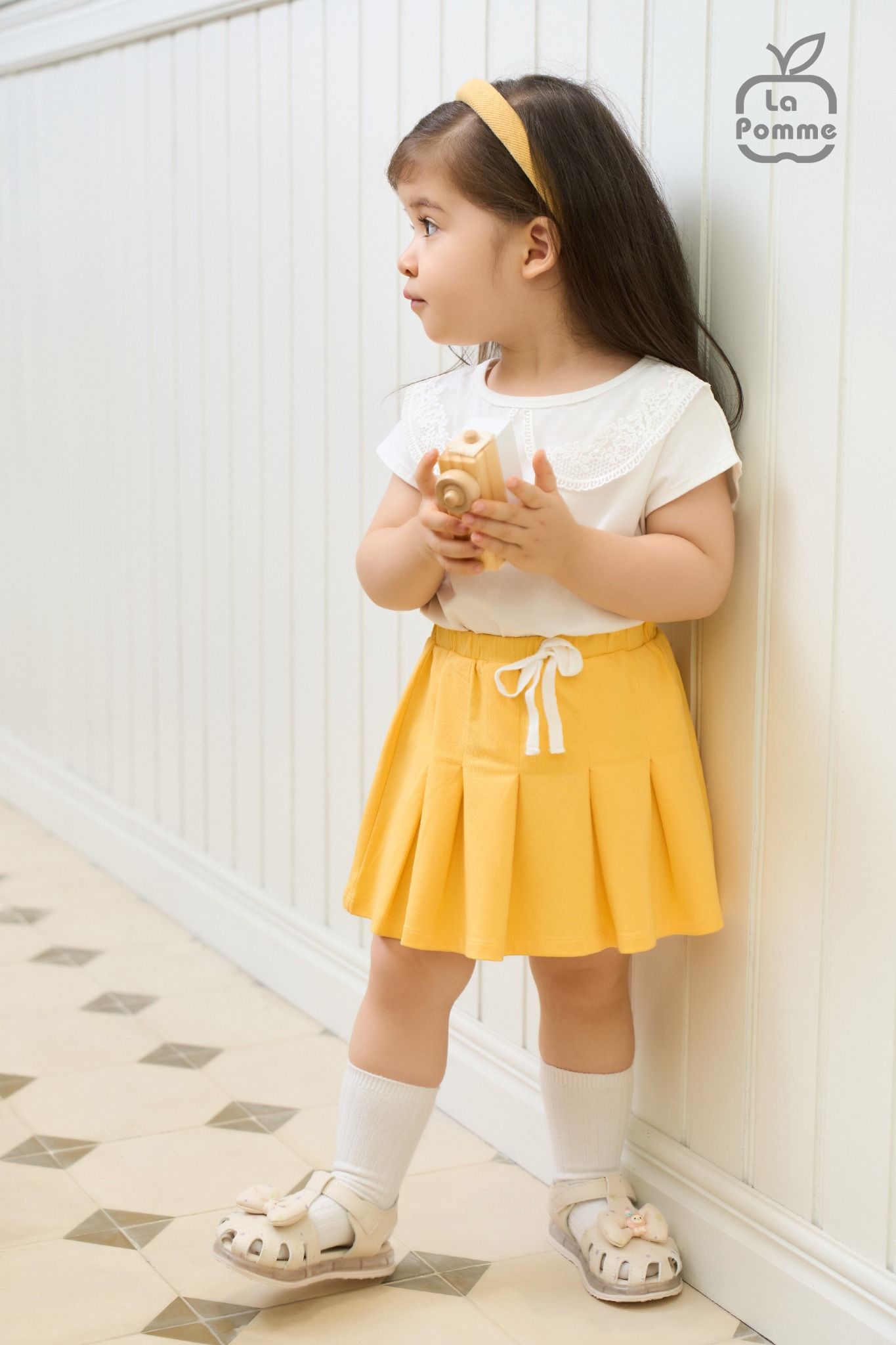 Bộ cộc tay La Pomme tay hến phối váy điệu đà
