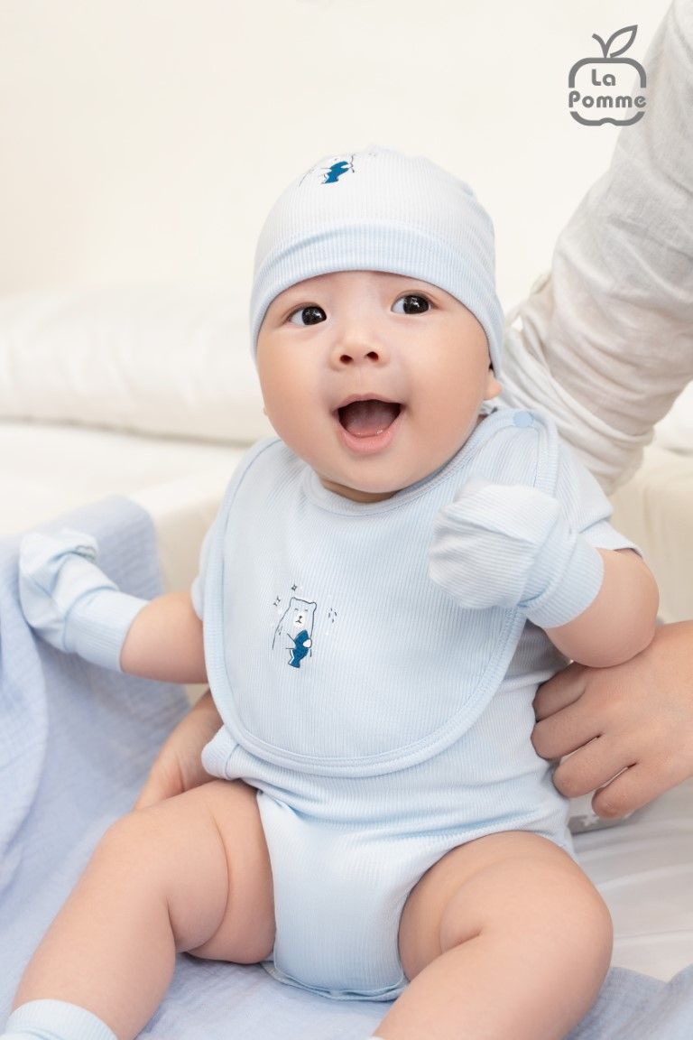 Yếm sơ sinh La Pomme Gấu và cá nhỏ