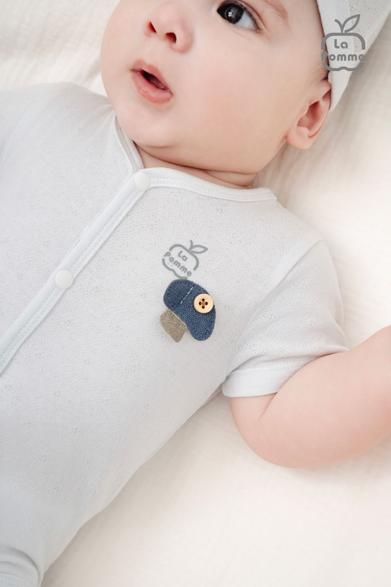 Body chip cộc tay La Pomme đính sticker