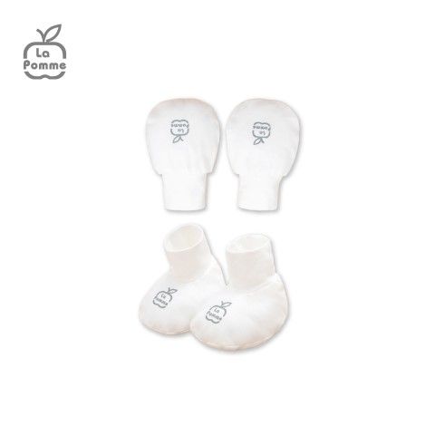 Set bao tay bao chân La Pomme gấu nhỏ ú oà