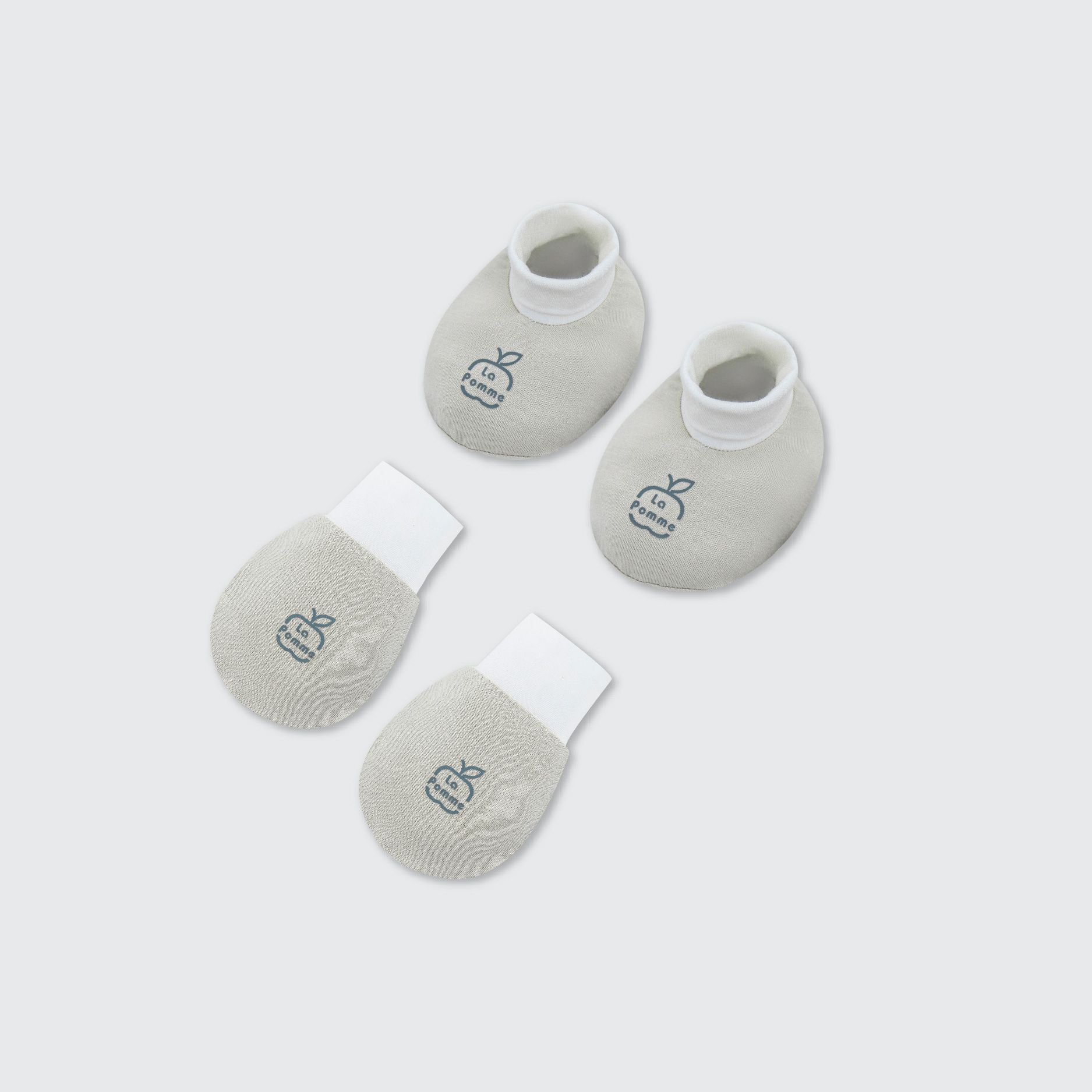 Set bao tay bao chân hoa nhỏ ngọt ngào