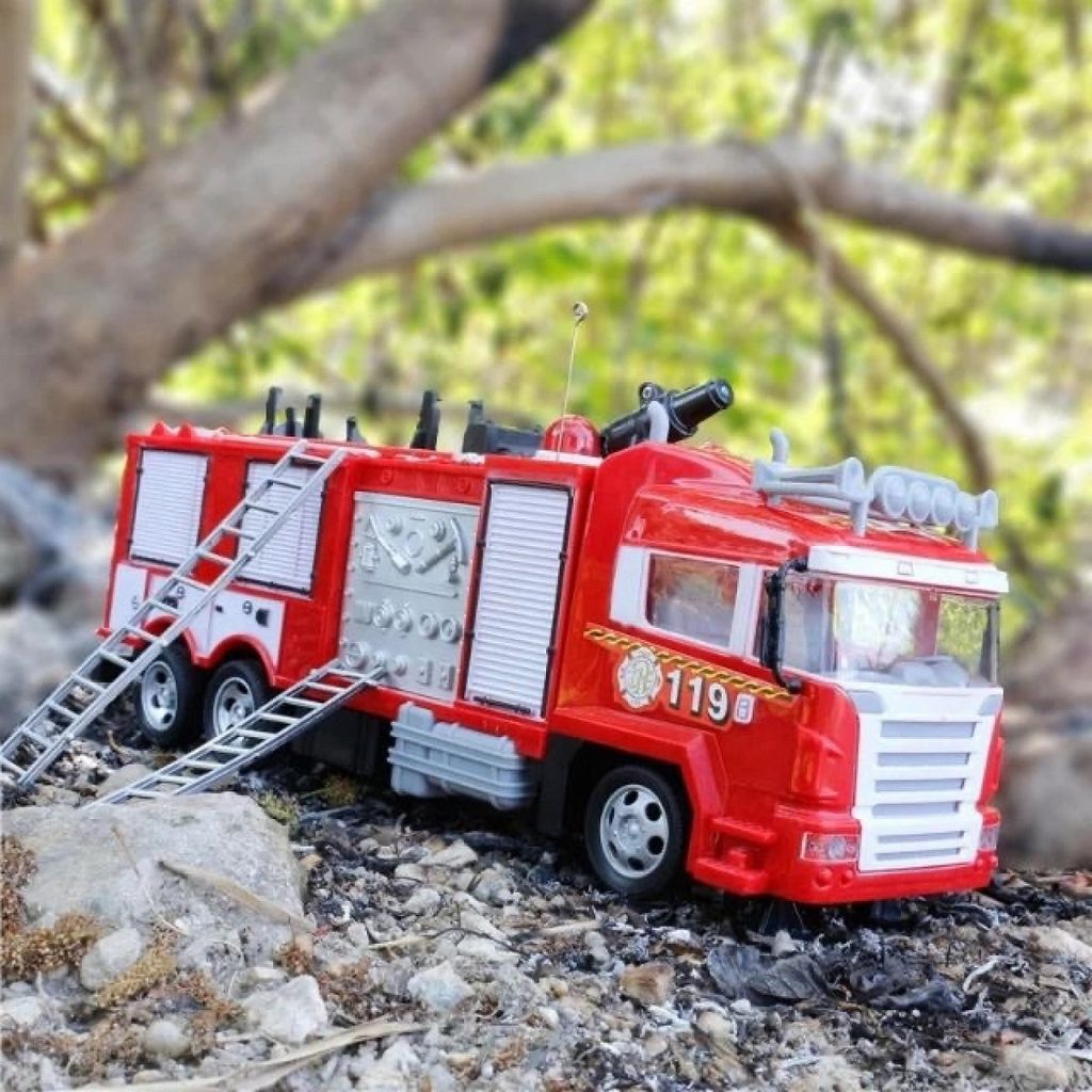 Đồ chơi Mô hình xe cứu hỏa điều khiển phun nước từ xa Syrcar 666-192NA