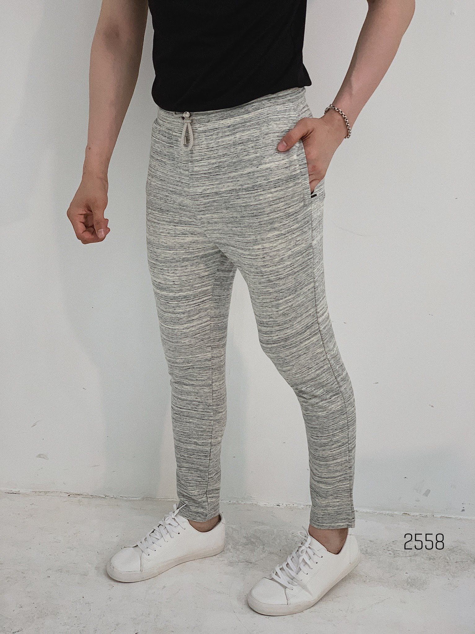 QUAN THUN DAI 2558