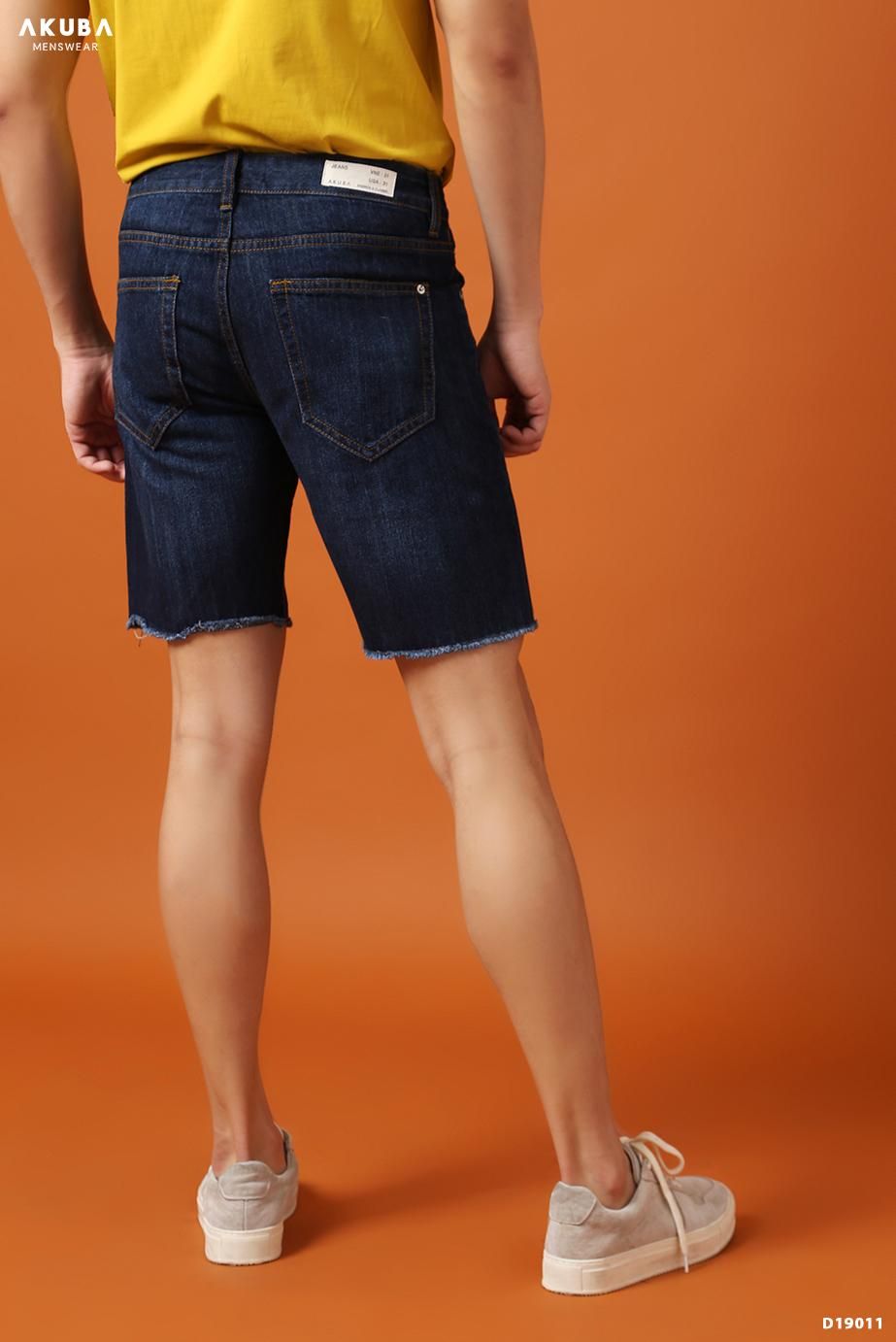 QUAN SHORT JEAN D19011