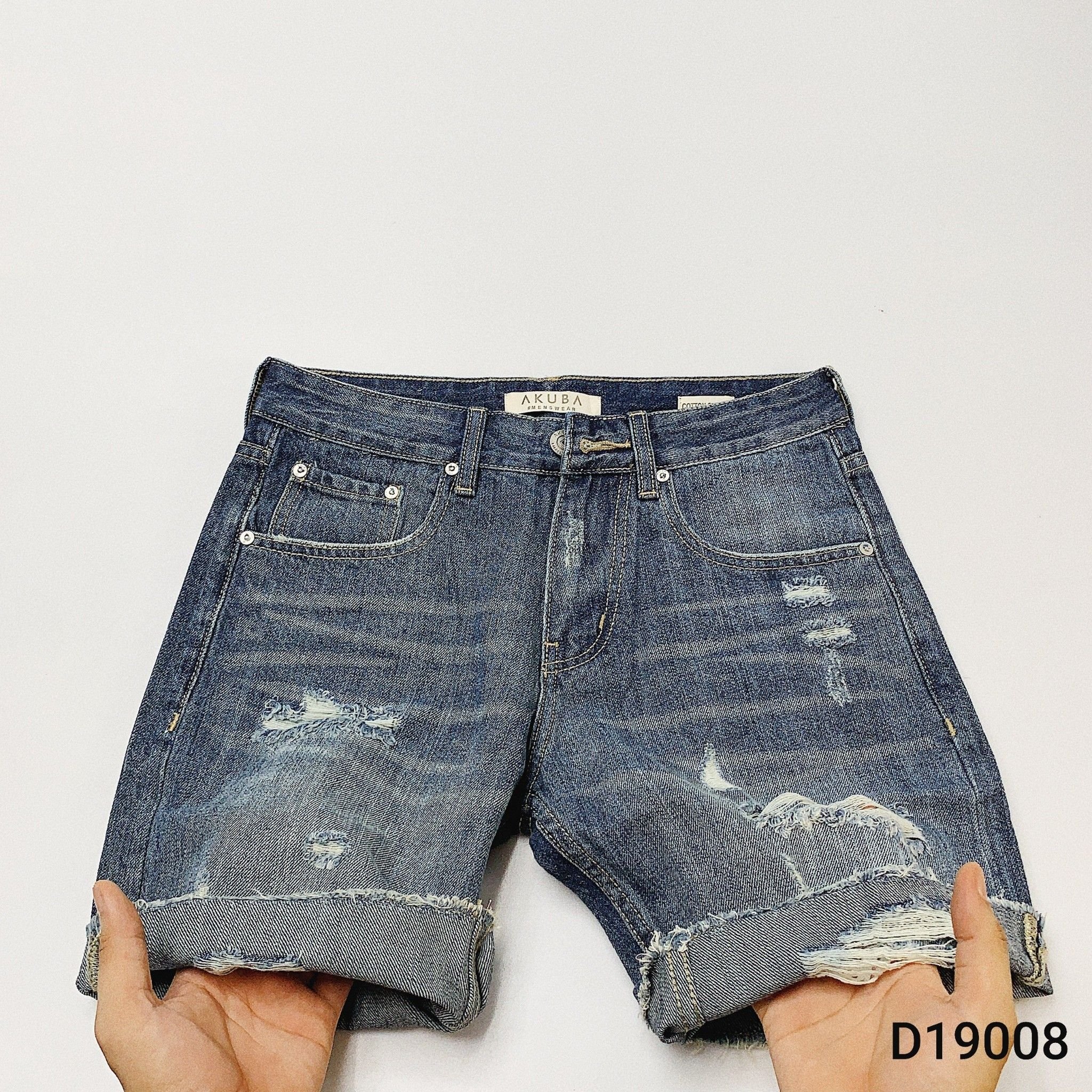 QUAN SHORT JEAN D19008