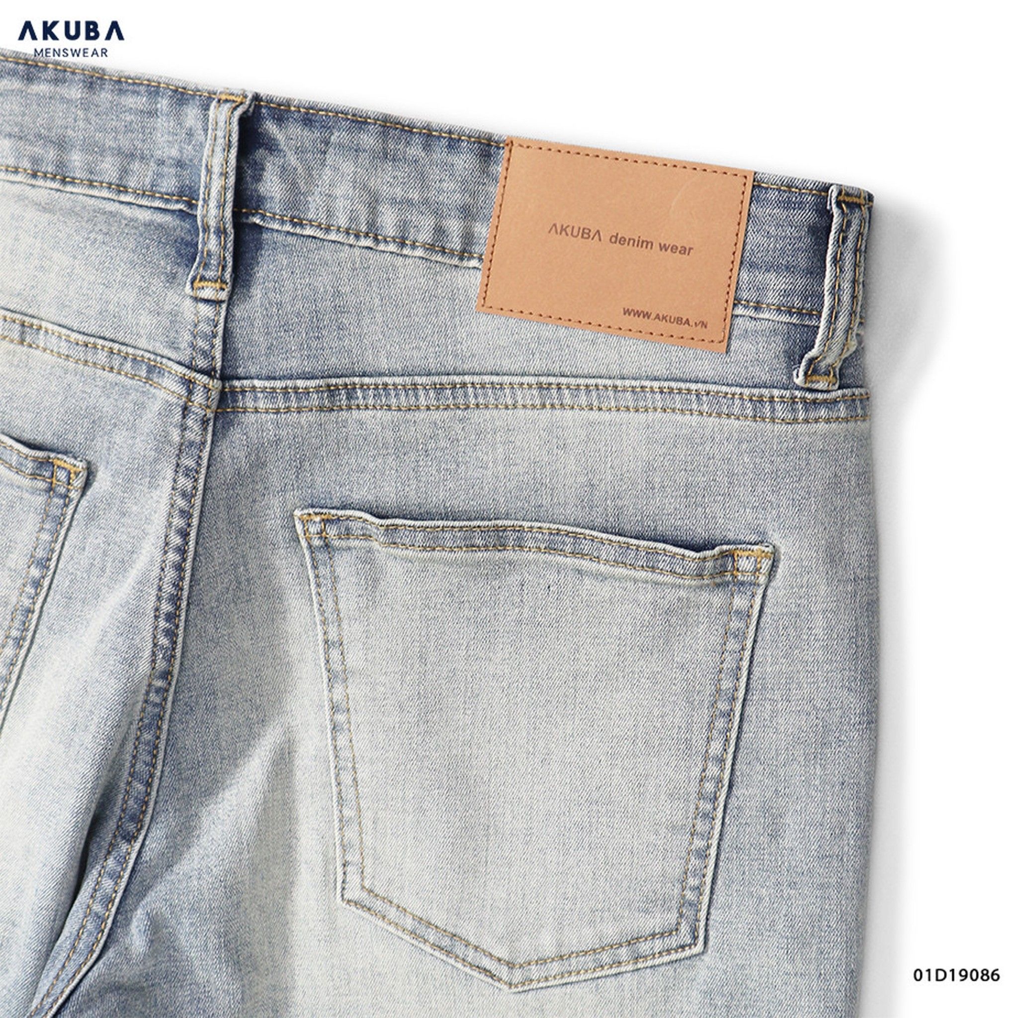 QUAN SHORTJEAN 01D19086