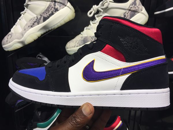air jordan 1 mid lakers top 3