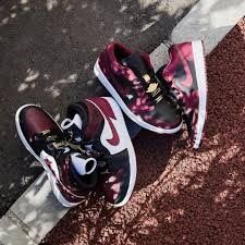 Giày Nike Wmns Air Jordan 1 Low SE 