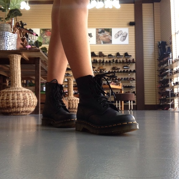 Женские ботинки Dr. Martens Glany Pascal Black Noir 13512006 - купить,  цена, отзывы в интернет-магазине Sneaker Studio | Sneakerstudio