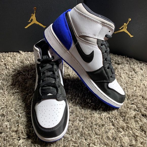 nike air jordan 1 retro mid se royal black toe