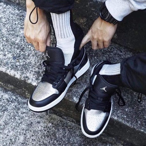jordan 1 low black silver