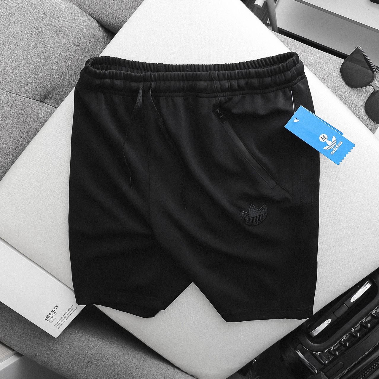 QUẦN SHORT DAS TÚI CHÉO LOGO 2M