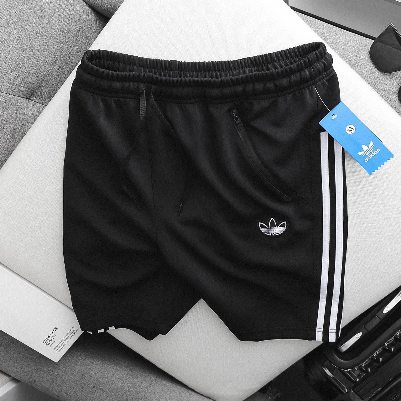 QUẦN SHORT DAS TÚI CHÉO LOGO 2M
