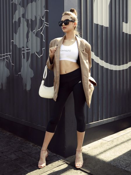 @Quần áo đẹp mở ra mọi cánh cửa