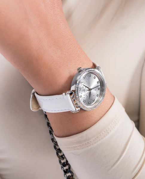 Đồng hồ nữ Guess Enchantment GW0764L4 sang trọng tại Maison Online