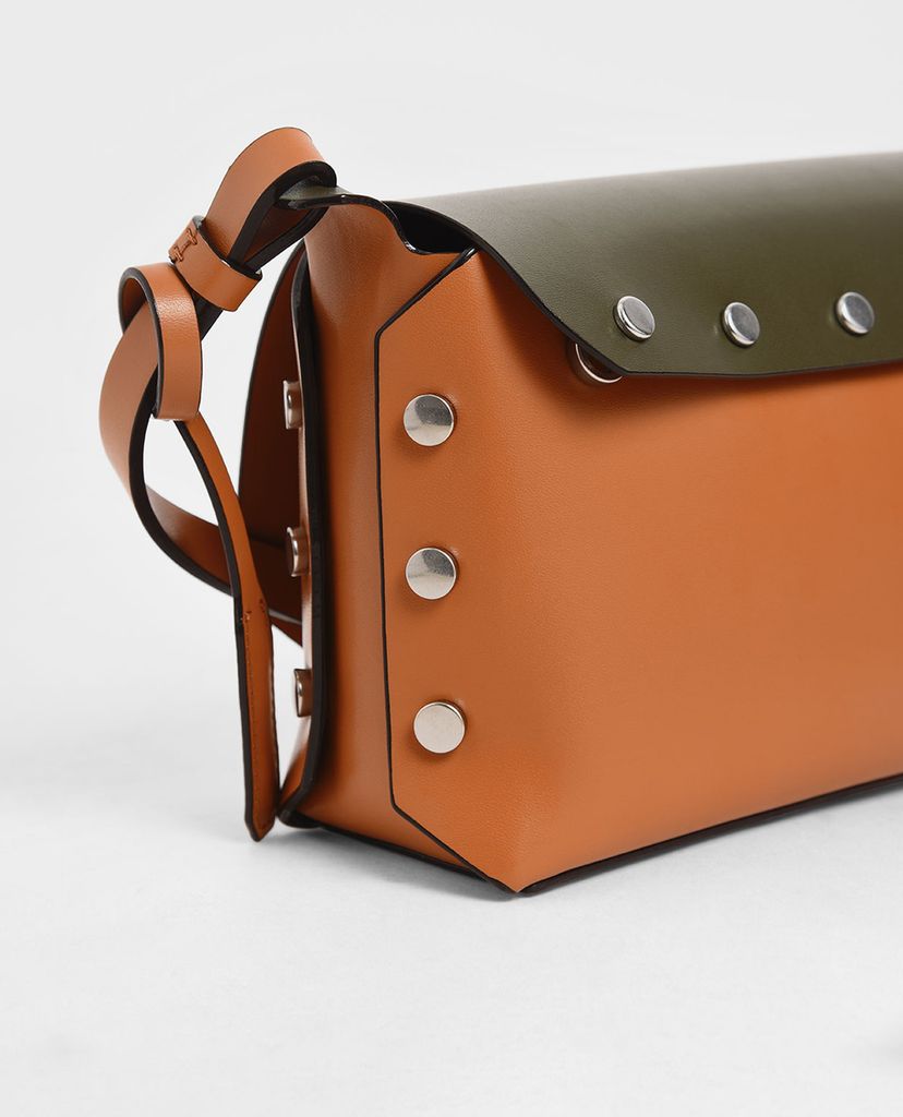CHARLES & KEITH - Túi đeo chéo Reversible Front Flap