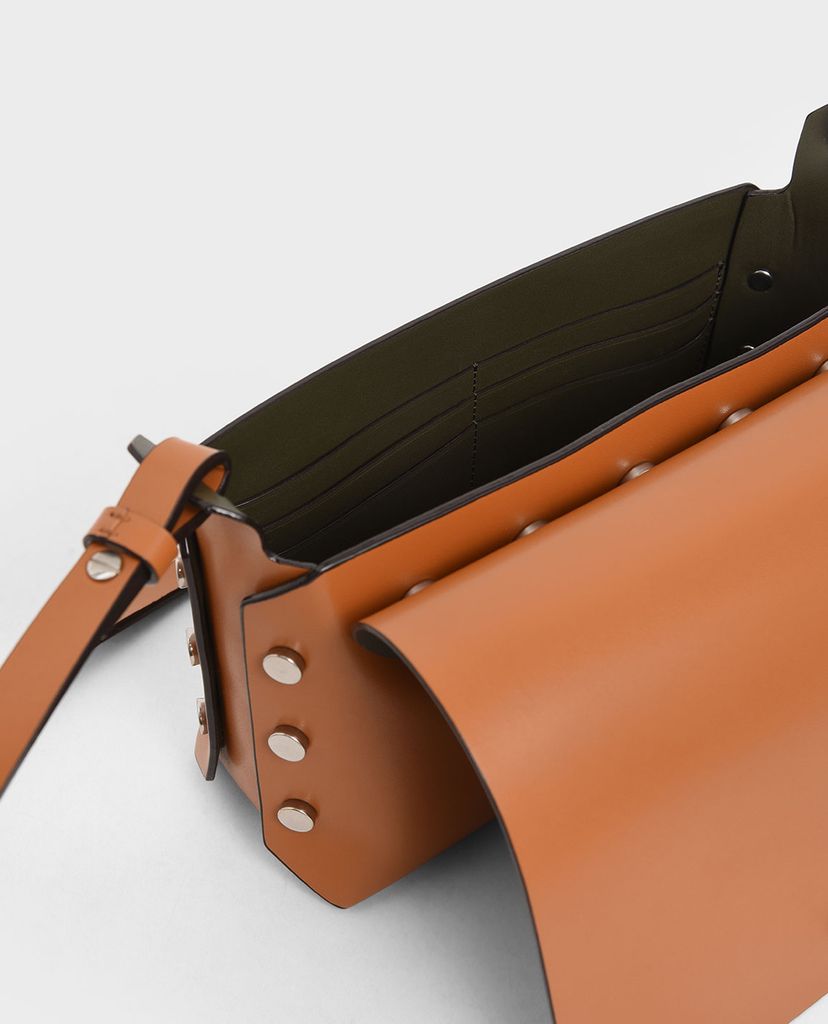 CHARLES & KEITH - Túi đeo chéo Reversible Front Flap