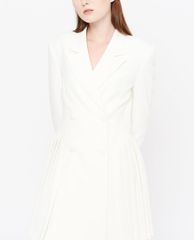 GIGI - Đầm mini cổ V tay dài xếp li phối nút thời trang
