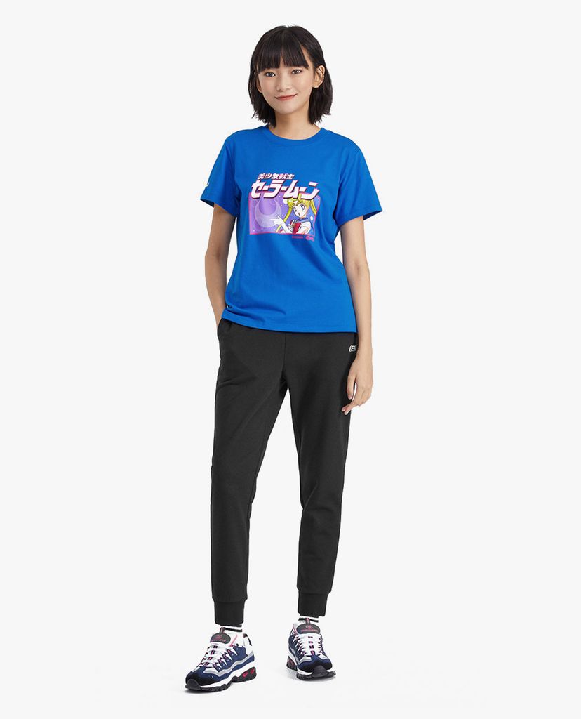 SKECHERS - Áo thun nữ phom suông ngắn tay Sailor Moon