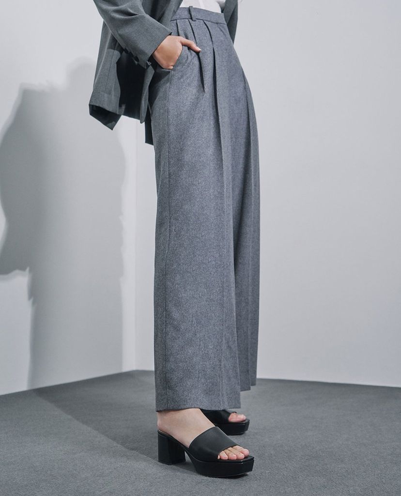 CHARLES & KEITH - Giày cao gót hở mũi đế trụ Platform