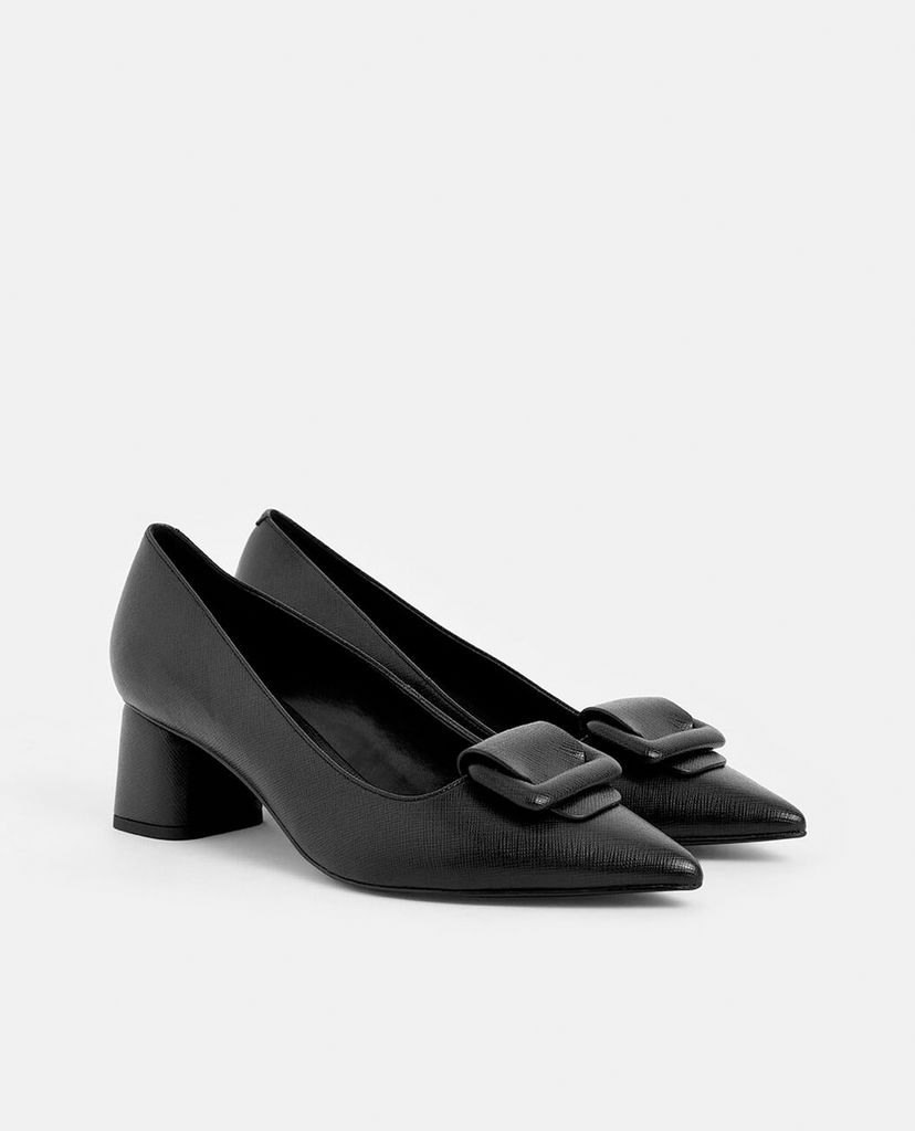 CHARLES & KEITH - Giày cao gót mũi nhọn Front Buckle Textured
