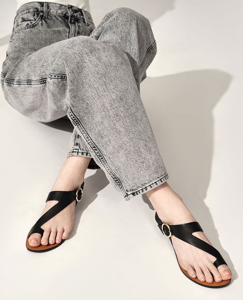 CHARLES & KEITH - Giày sandal nữ Toe Loop Asymmetric Strap