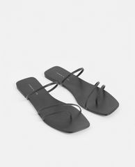 CHARLES & KEITH - Giày sandals quai ngang Strappy Thong