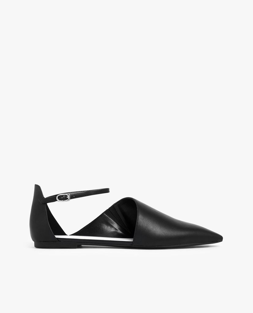 CHARLES & KEITH - Giày đế bệt nữ mũi nhọn thời trang