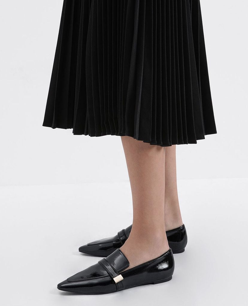CHARLES & KEITH - Giày đế bệt nữ mũi nhọn Metal Accent